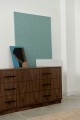 Drewniana komoda z orzecha amerykańskiego z sześcioma szufladami w kolorze ciemnego brązu
